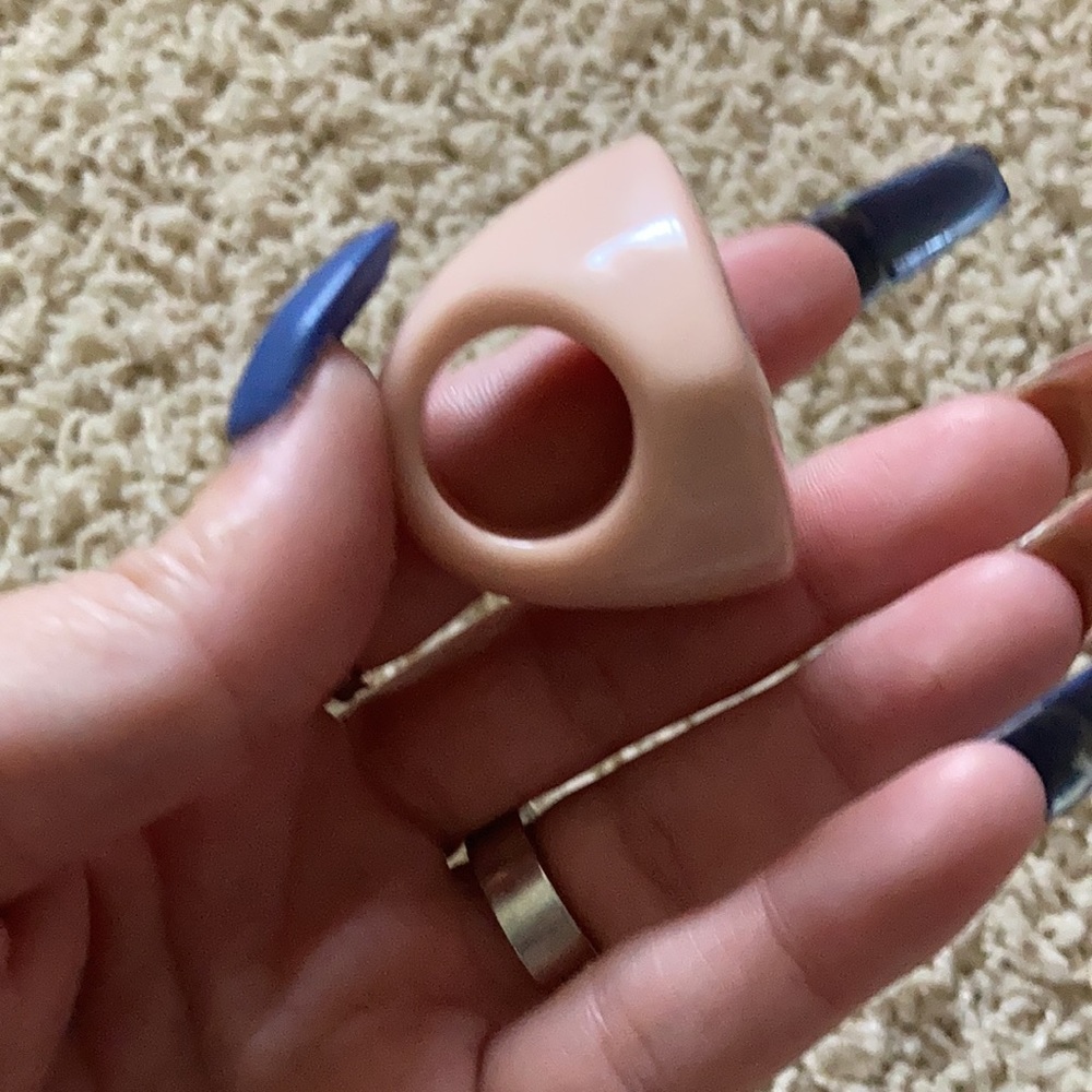 Heart ring. - Picture 2 of 3